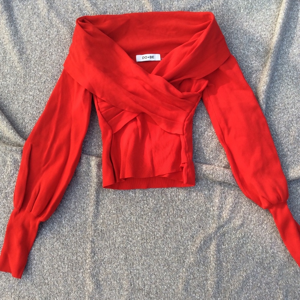 OFF THE SHOULDER FITTED TOP